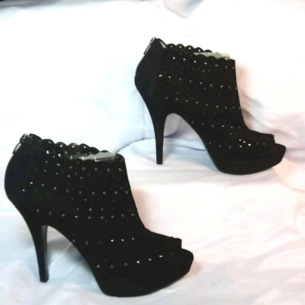 Olini Booties